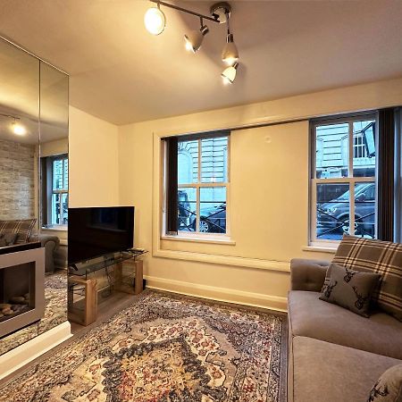 Chic Apartment In Mayfair London Exteriör bild