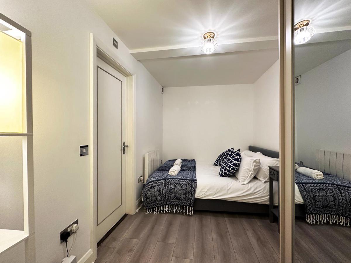 Chic Apartment In Mayfair London Exteriör bild