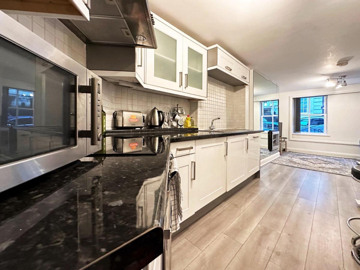 Chic Apartment In Mayfair London Exteriör bild